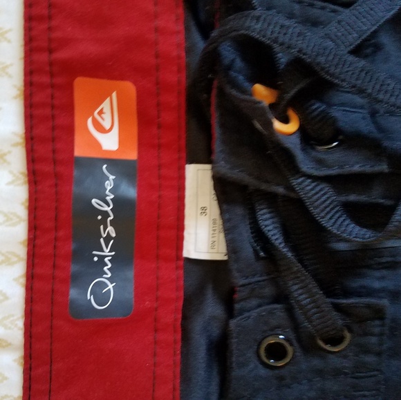 Quicksilver Boardshorts 38 - Picture 2 of 2